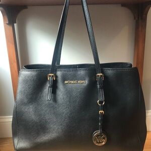Michael Kors Charlotte Medium Saffiano Leather 2-in-1 Tote Bag ❤️